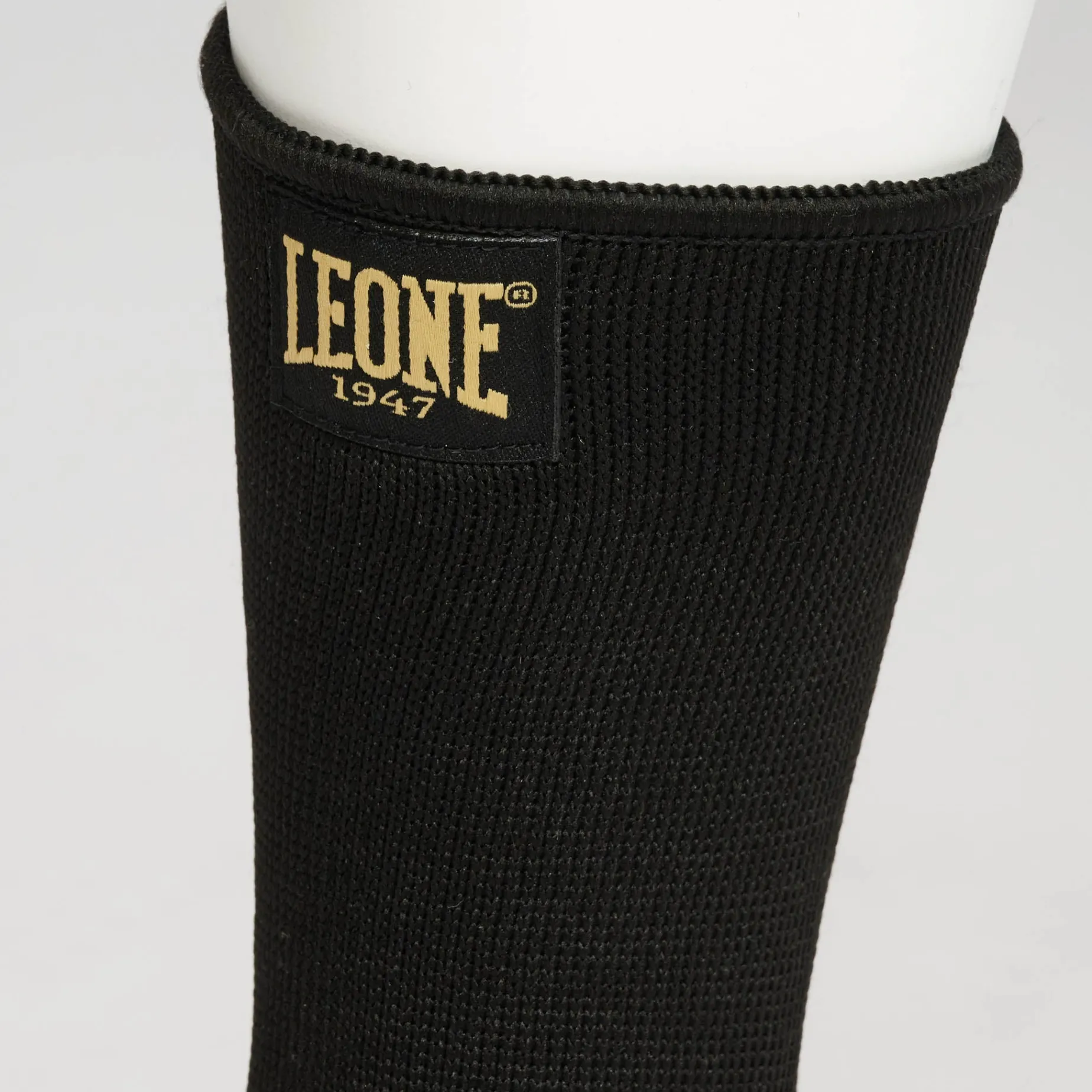 ANKLE GUARDS DNA