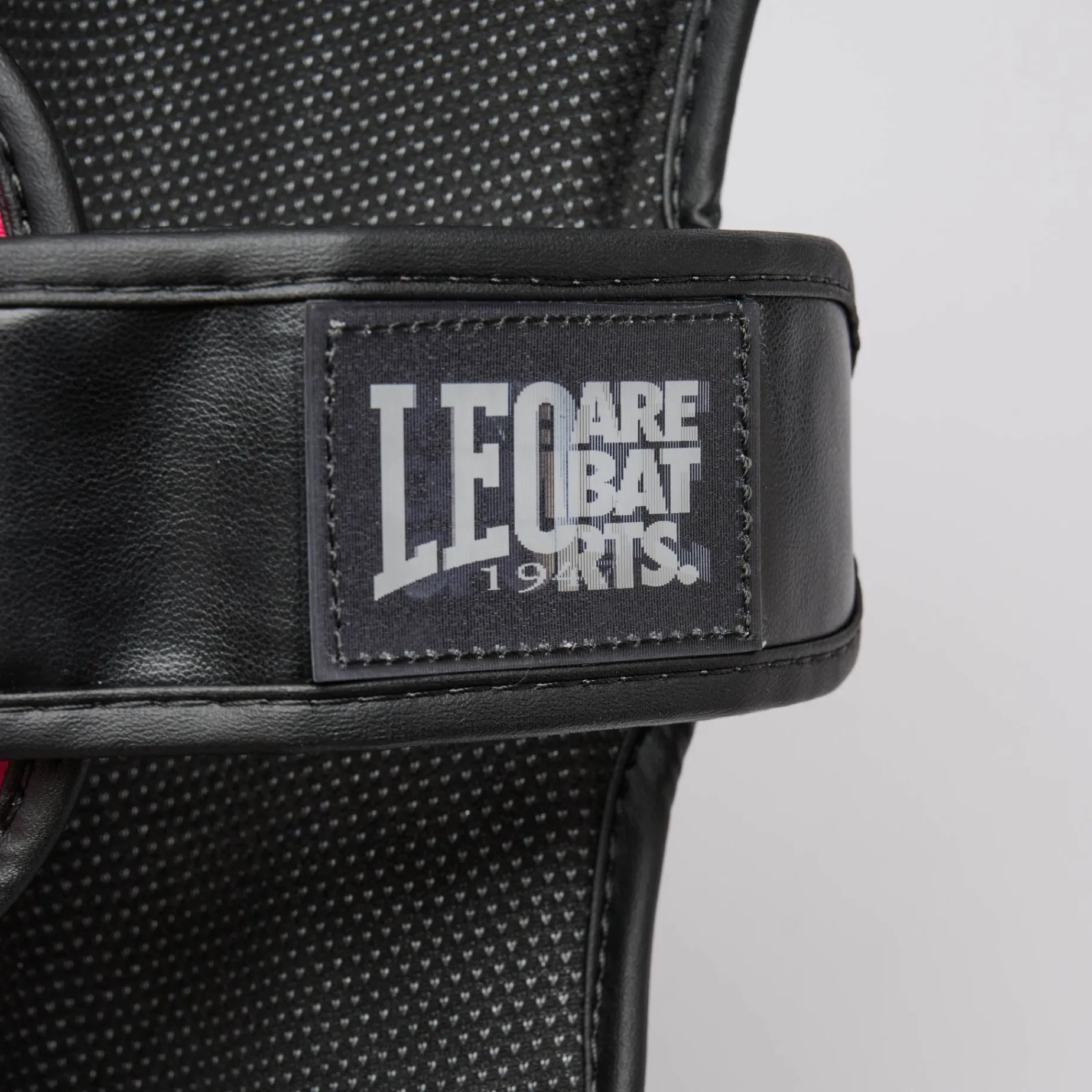 COLOR BLOCK SHINGUARDS