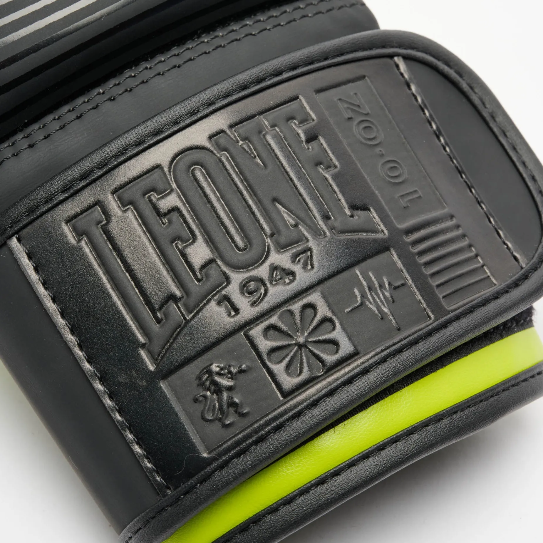 WAVES BOXING GLOVES